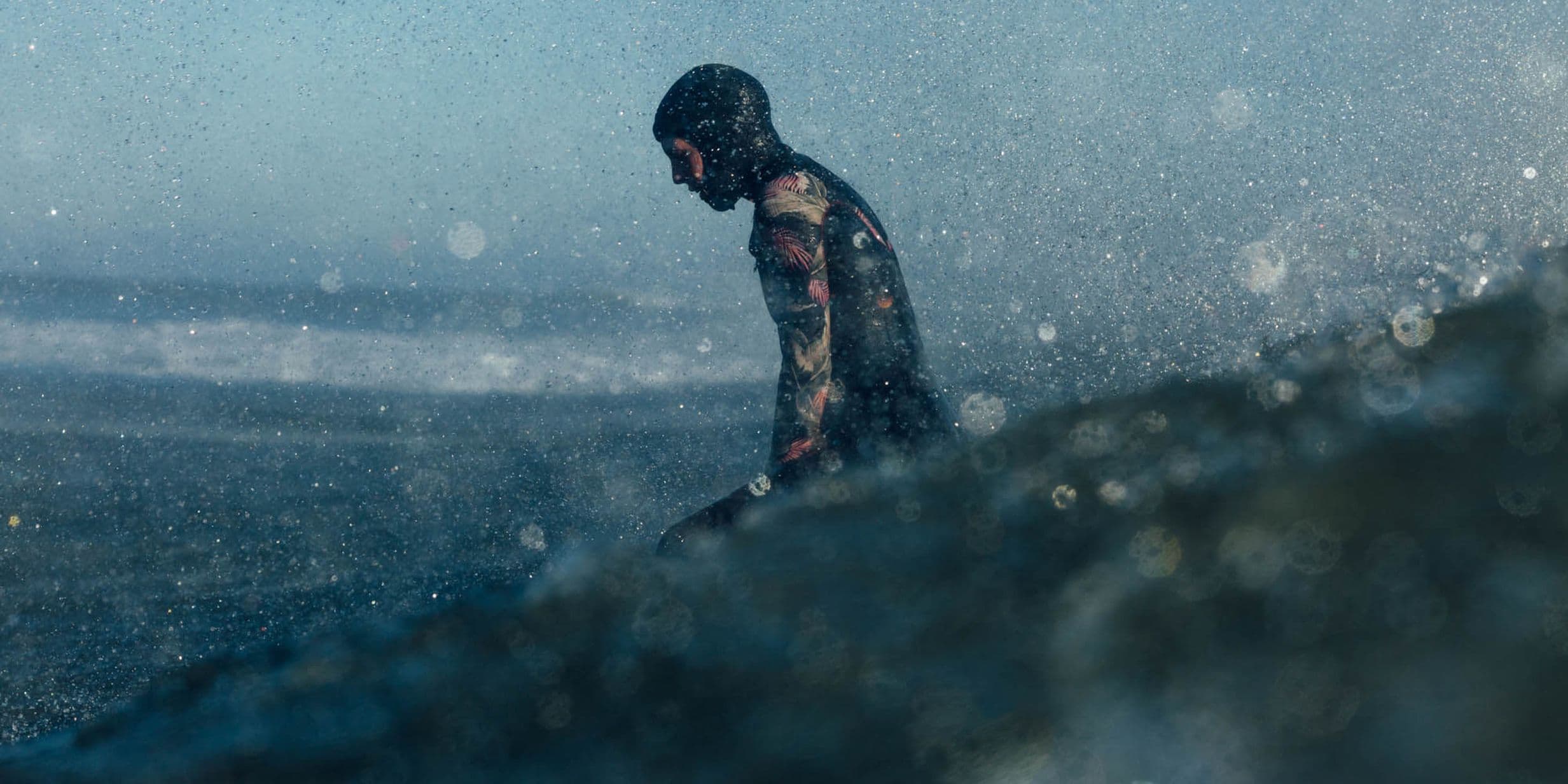 Inside the water: photographing waves from within