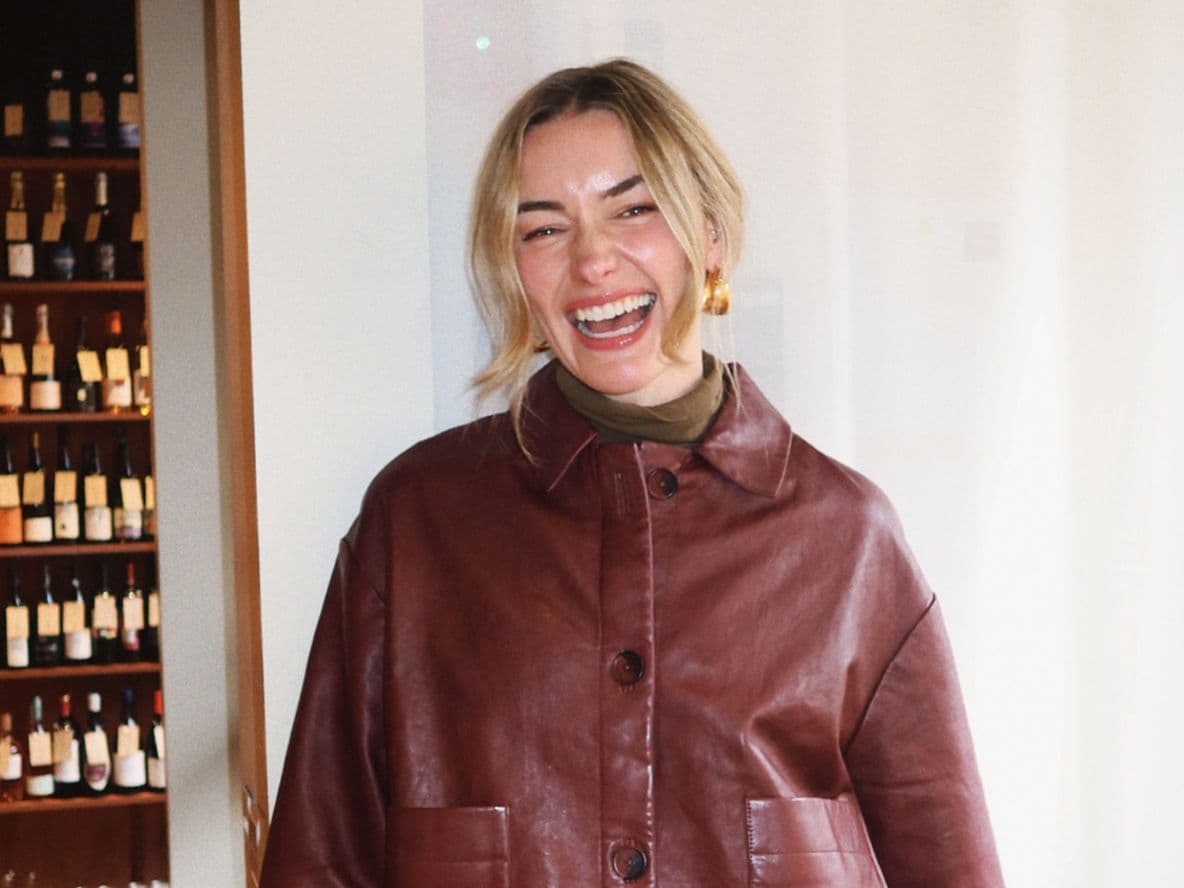 How to look confident in photos – advice from a former model